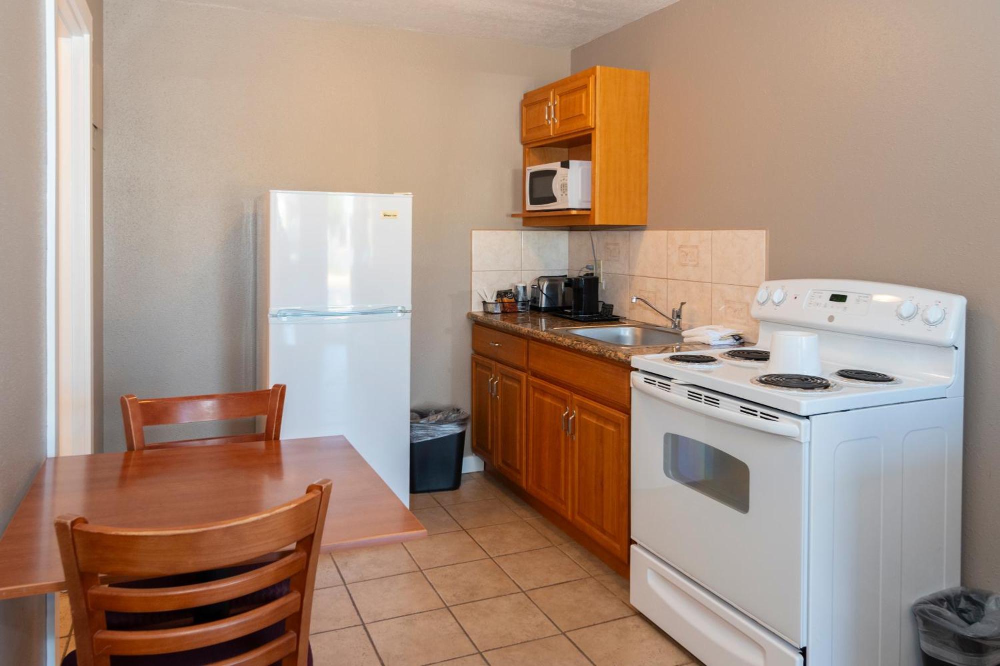 Nordic Inn And Suites Portland Bagian luar foto