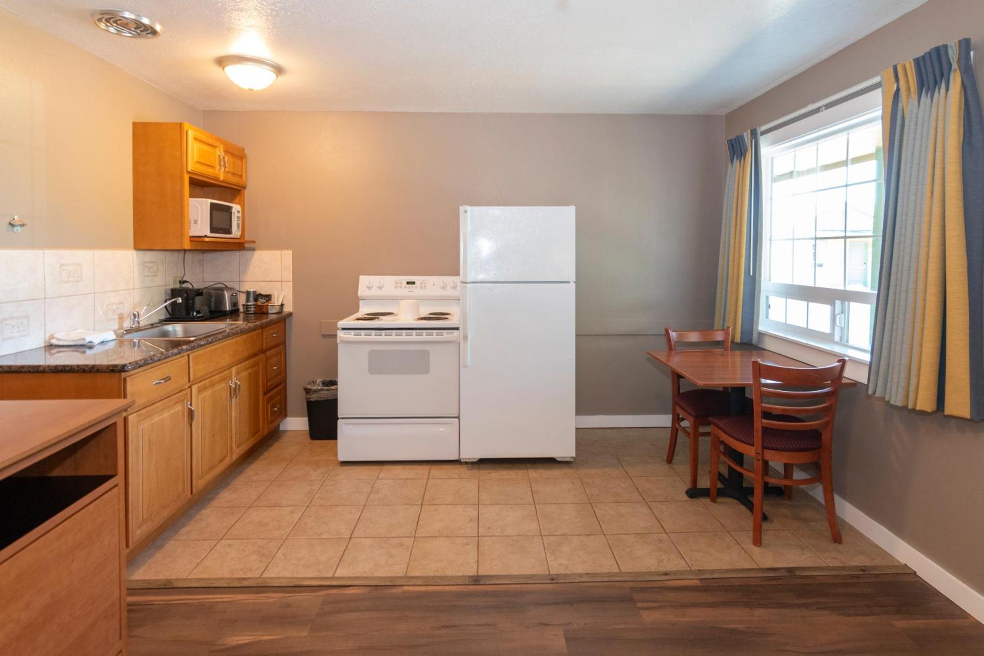 Nordic Inn And Suites Portland Bagian luar foto