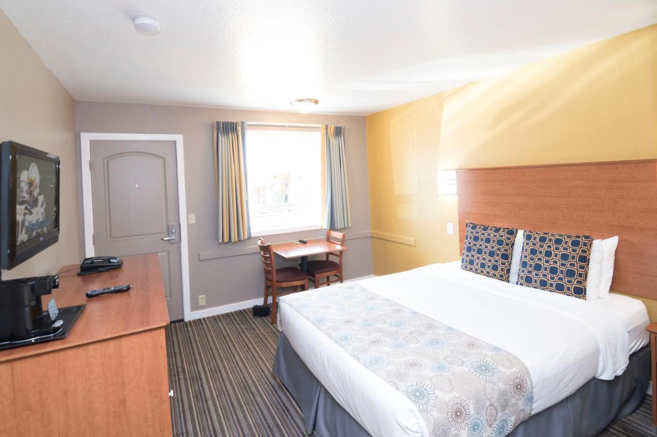 Nordic Inn And Suites Portland Bagian luar foto